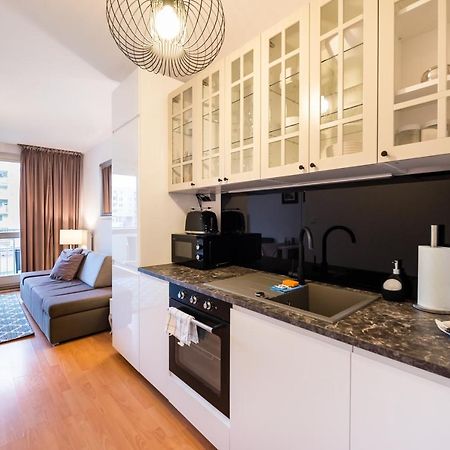 Metro Kondratowicza Velvet Apartment Varsóvia Exterior foto