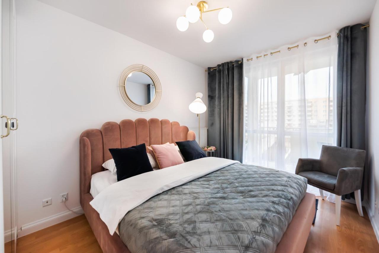 Metro Kondratowicza Velvet Apartment Varsóvia Exterior foto