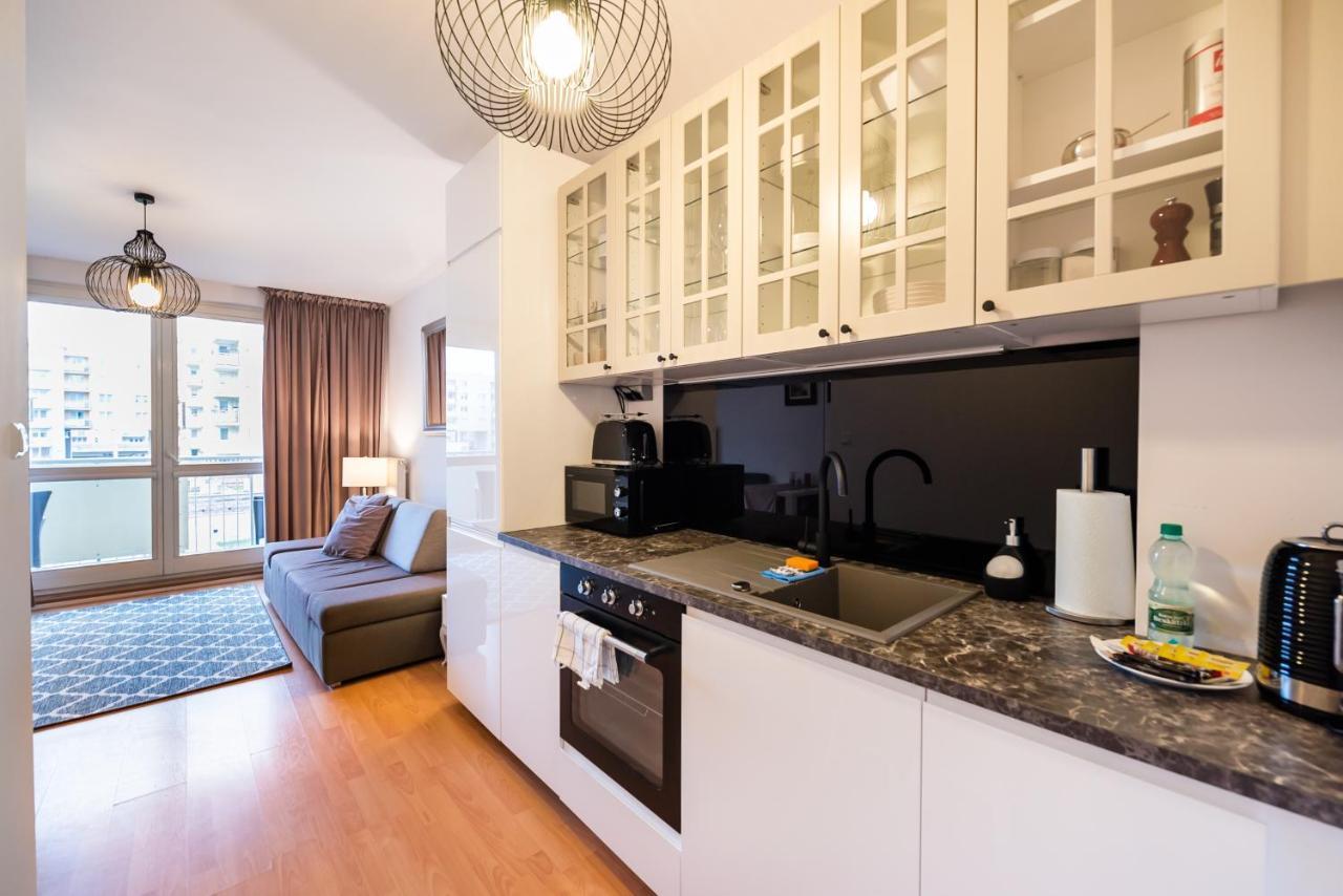 Metro Kondratowicza Velvet Apartment Varsóvia Exterior foto