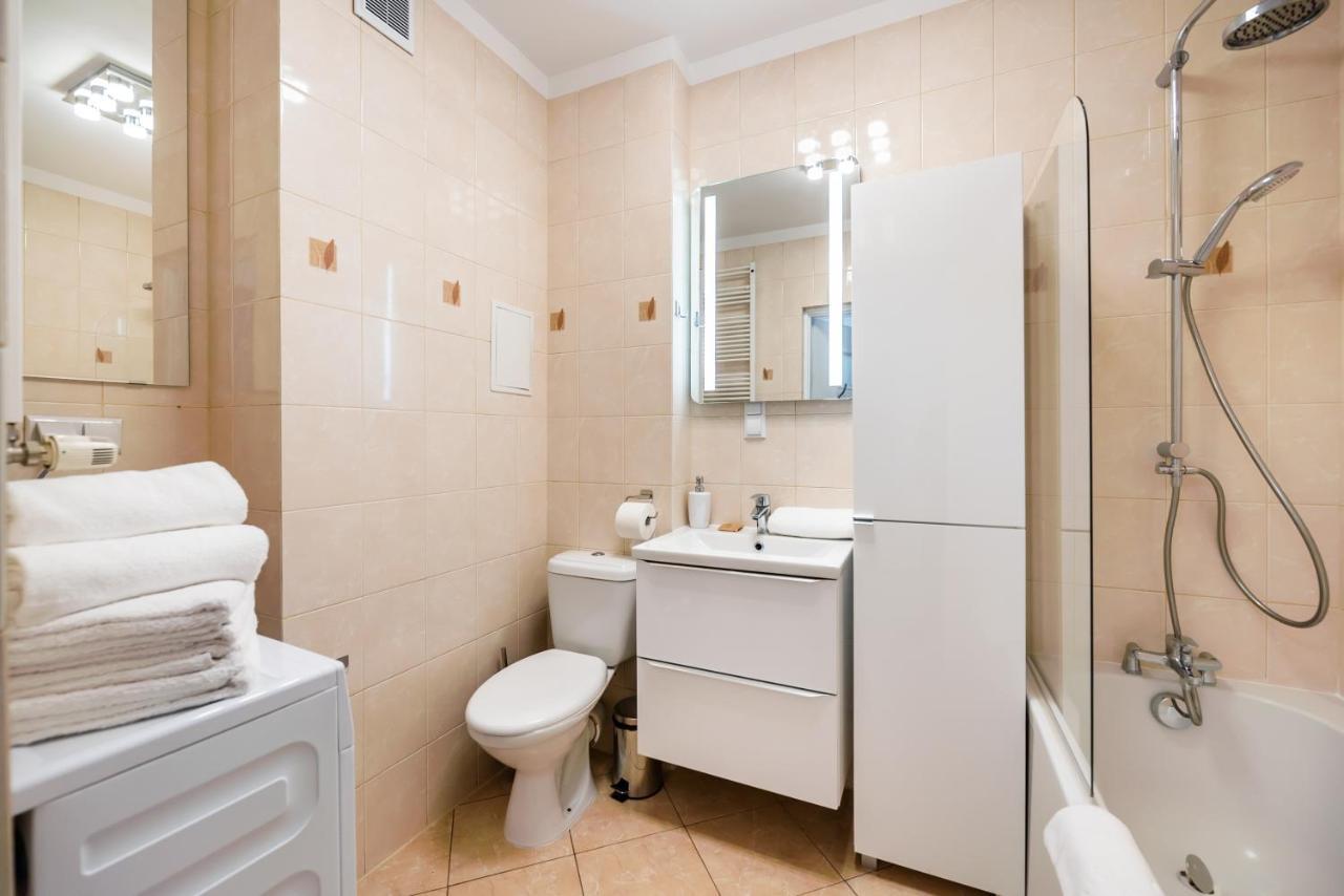 Metro Kondratowicza Velvet Apartment Varsóvia Exterior foto